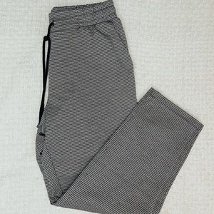 Houndstooth Black/White/Brown pants, Size M